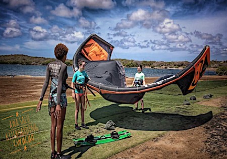 Awa Salu Kiteboarding Curacao Kite-School & Shop