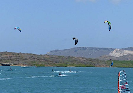 Awa Salu Kiteboarding Curacao Kite-School & Shop