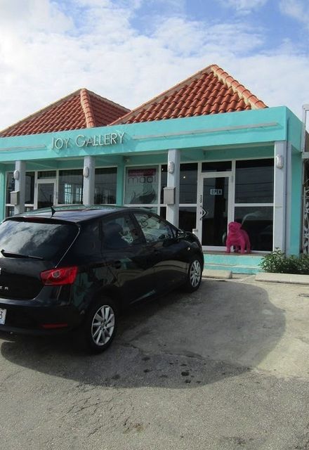 CURACAO MAKELAAR 